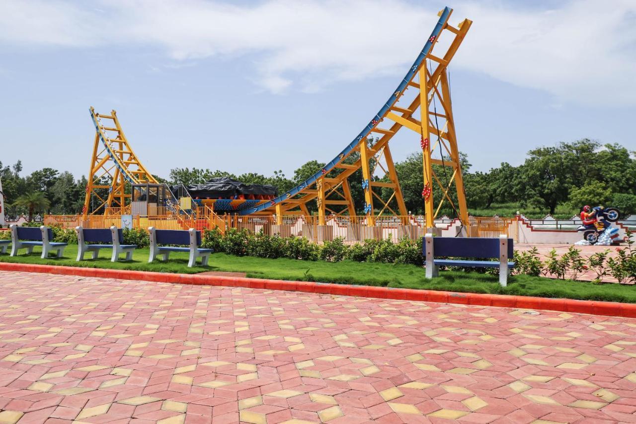 Capital O 49279 Chhab Chhaba Chhab Water Fun Park & Resort Damka Exteriér fotografie